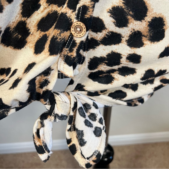 Janette Plus Leopard Print Button Front Top - Picture 7 of 9